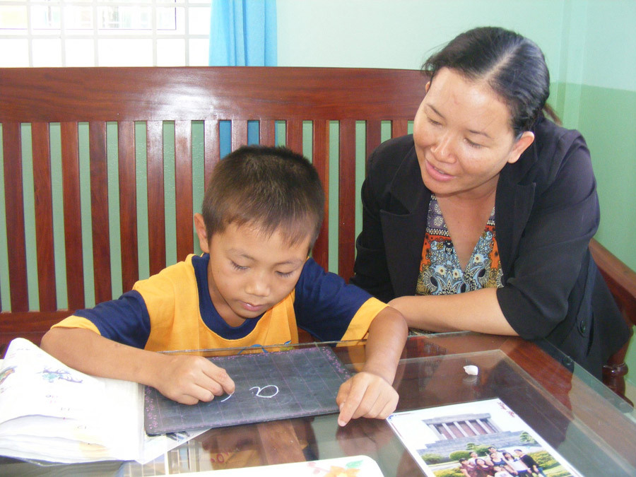 Bé Nguyễn Thanh Toàn đã được đến trường