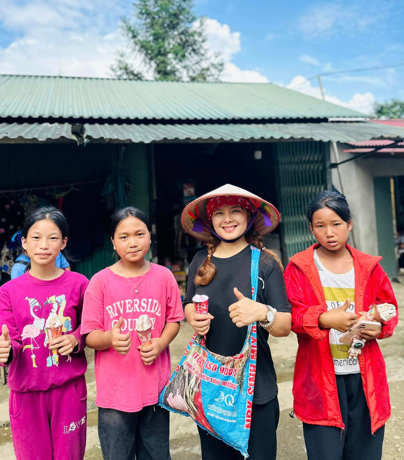 Câu chuyện của Yến đã đã tiếp thêm sức mạnh, niềm tin cho giới trẻ theo đuổi ước mơ.