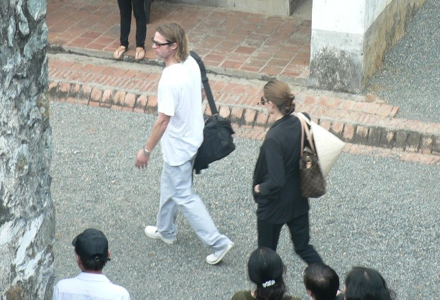 Vào thăm khu trại giam lớn