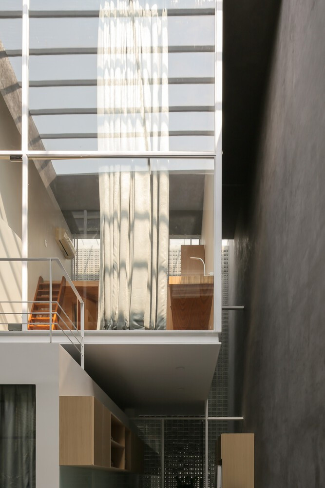 Kết cấu chính vừa là kết cấu chịu lực, vừa là lớp vỏ bảo vệ ngôi nhà trước tác động của điều kiện thời tiết khắc nghiệt ở Huế.