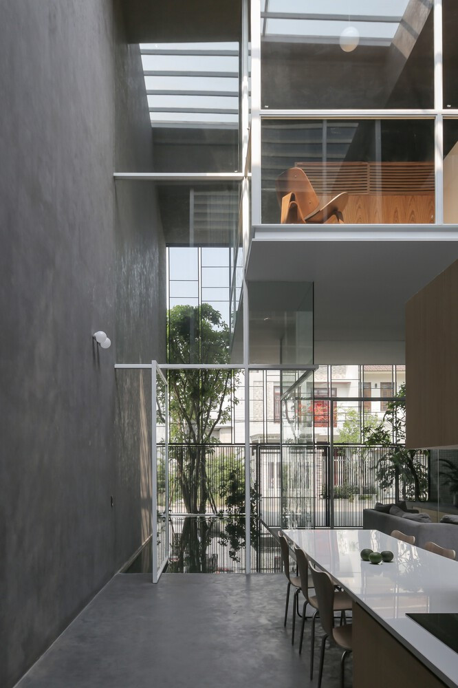 Mọi không gian trong nhà đều ngập tràn ánh sáng và thoáng khí.