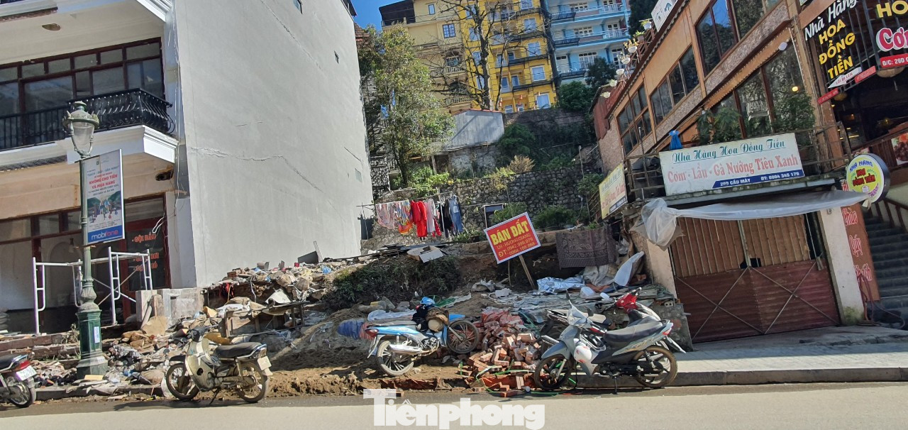 Không chỉ anh T, chị H mà hiện nhiều người cũng đang gặp phải áp lực tài chính liên quan đến bất động sản. Không chỉ anh T, chị H mà hiện nhiều người cũng đang gặp phải áp lực tài chính liên quan đến bất động sản.