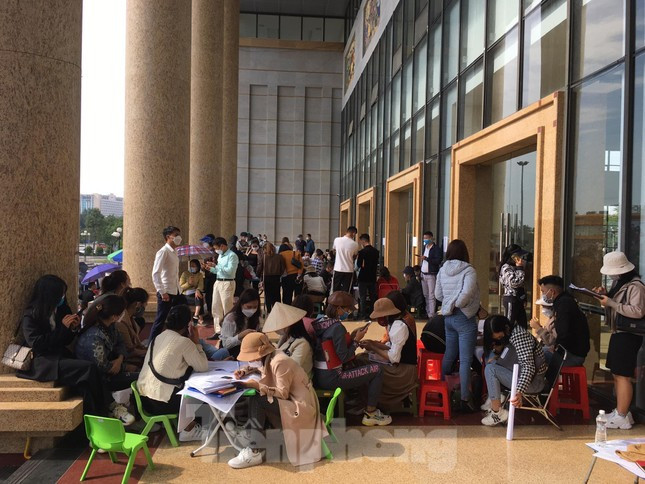 Hình ảnh các phiên đấu giá đất ở Bắc Giang cùng thời điểm cuối tháng 2 các năm trước. Hình ảnh các phiên đấu giá đất ở Bắc Giang cùng thời điểm cuối tháng 2 các năm trước.