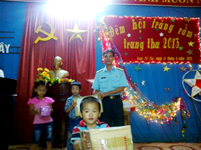  Bé nào cũng có nhiều quà