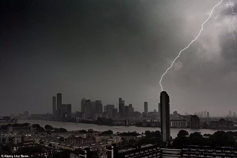 Ảnh: Daily Mail Ảnh: Daily Mail