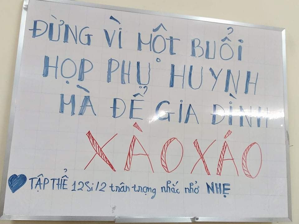Sợ “hạnh phúc gia đình vỡ tan” vì buổi họp phụ huynh, teen làm ngay tấm biển "nhắc nhẹ" ảnh 1
