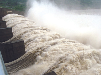 Thủy điện Sông Ba Hạ xả lũ	Ảnh: Tài Ngọc