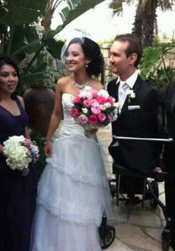  Nick Vujicic đã có một đám cưới ngọt ngào với người bạn gái Kanae Miyahara tại California