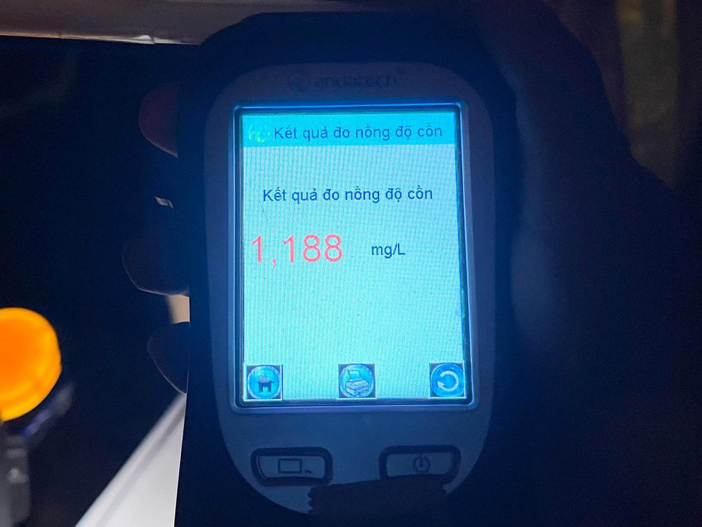 Tài xế H. vi phạm nồng độ cồn ở mức rất cao. Tài xế H. vi phạm nồng độ cồn ở mức rất cao.