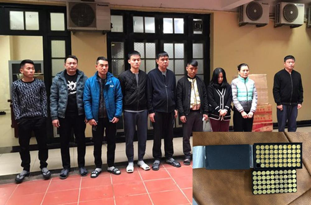 Nhóm đối tượng trong đường dây đánh bạc cùng tang vật thu giữ. Ảnh: T.A Nhóm đối tượng trong đường dây đánh bạc cùng tang vật thu giữ. Ảnh: T.A