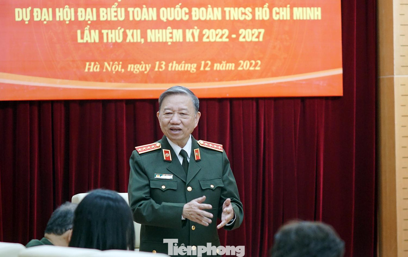 Bộ trưởng Tô Lâm đề nghị, các đại biểu dự Đại hội tuyên truyền, lan tỏa những đóng góp, thành tích, chiến công của lực lượng CAND, tuổi trẻ CAND.