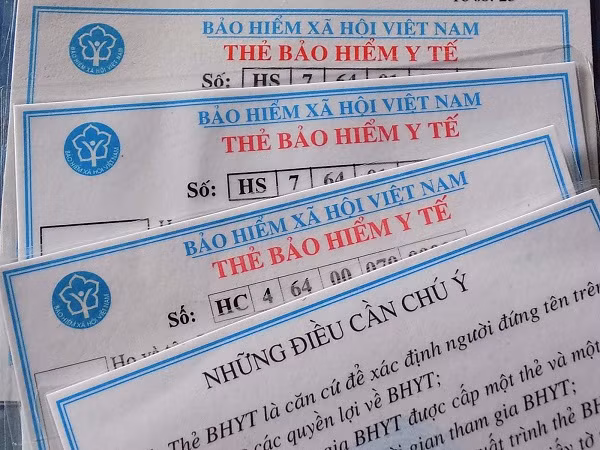 Có thể đăng ký BHYT, BHXH qua mạng. Có thể đăng ký BHYT, BHXH qua mạng.