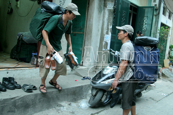 Anh Cường và Nghi chuẩn bị 