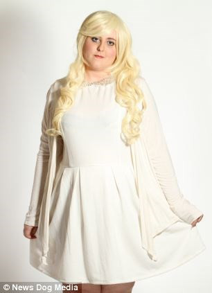 Chồng của Kimi, anh Chris Lee - 24 tuổi, yêu mến tất cả các tính cách của vợ mình