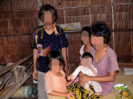 Tương lai của gia đình bà Pan rất mịt mờ, tăm tối