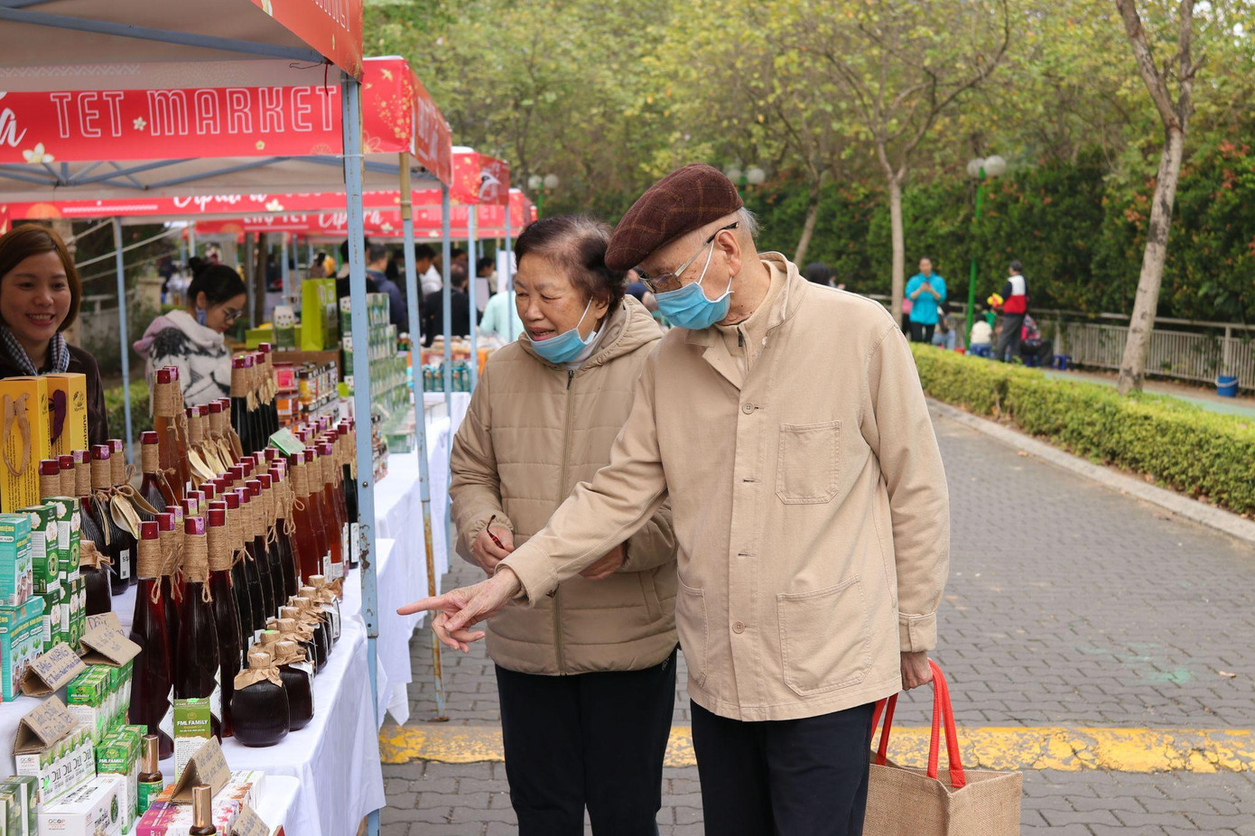 Chợ Tết ở một phương diện nào đó là nơi hội tụ nhiều nét văn hóa cổ truyền của dân tộc (Ảnh Ciputra Hanoi) Chợ Tết ở một phương diện nào đó là nơi hội tụ nhiều nét văn hóa cổ truyền của dân tộc (Ảnh Ciputra Hanoi)