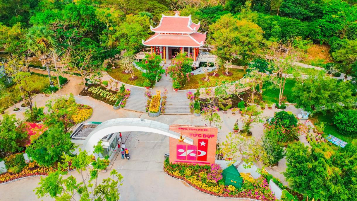 Uy nghi Đền thờ các AHLS Uy nghi Đền thờ các AHLS