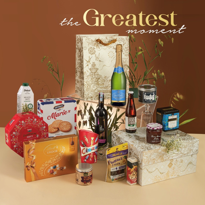 Giỏ quà Tết Annam Gourmet với đầy đặn rượu, bánh kẹo nhập ngoại phù hợp làm món quà biếu sang trọng Giỏ quà Tết Annam Gourmet với đầy đặn rượu, bánh kẹo nhập ngoại phù hợp làm món quà biếu sang trọng