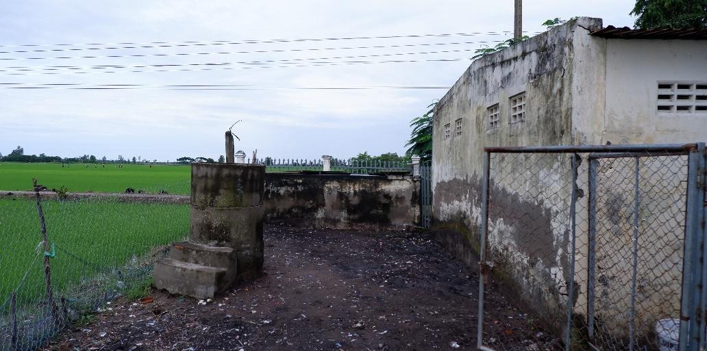 Công trình Aquonic đầu tiên tại Thái Lan (trên). Khu vực dự kiến sẽ lắp đặt công trình đầu tiên tại trường Tiểu học Long Phú C, tỉnh Sóc Trăng (dưới). Ảnh: SCG / Masterise Homes Công trình Aquonic đầu tiên tại Thái Lan (trên). Khu vực dự kiến sẽ lắp đặt công trình đầu tiên tại trường Tiểu học Long Phú C, tỉnh Sóc Trăng (dưới). Ảnh: SCG / Masterise Homes