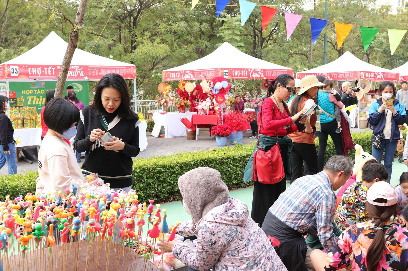 Có thể chẳng mua sắm gì cũng đi để được ngắm nhìn, để được lắng nghe chút không khí của ngày xưa (Ảnh: Ciputra Hanoi) Có thể chẳng mua sắm gì cũng đi để được ngắm nhìn, để được lắng nghe chút không khí của ngày xưa (Ảnh: Ciputra Hanoi)