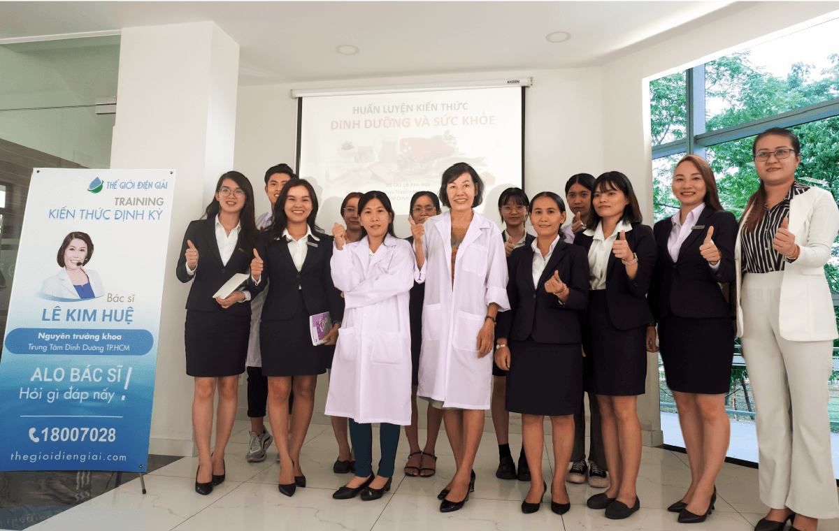 Bác sĩ Huệ training kiến thức sức khoẻ và dinh dưỡng cho TGĐG