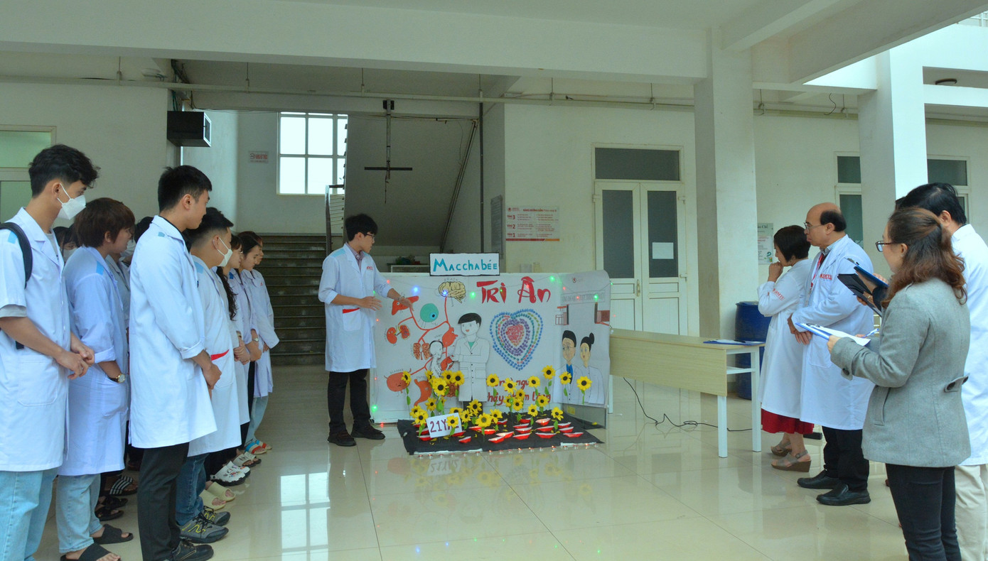 Buổi lễ mang đến nhiều cảm xúc cho sinh viên