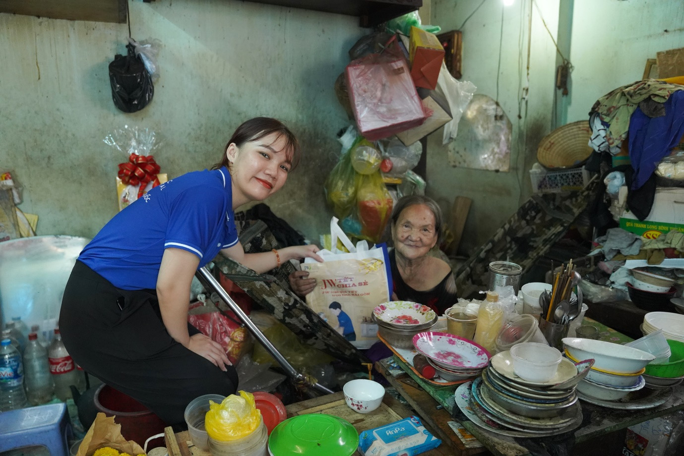 Những phần quà ấm áp nghĩa tình gửi tặng người lao động nghèo