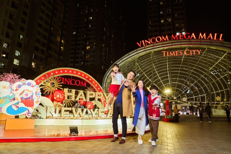 Đại cảnh trang trí với concept “Tết nơi đại dương” lung linh rực rỡ có 1-0-2 tại Vincom Mega Mall Times City Đại cảnh trang trí với concept “Tết nơi đại dương” lung linh rực rỡ có 1-0-2 tại Vincom Mega Mall Times City