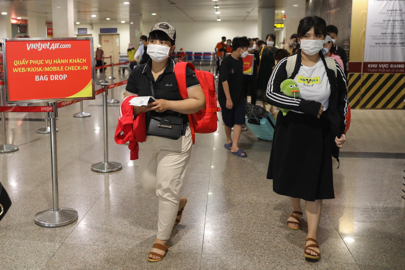 Vietjet chở miễn phí trẻ mồ côi do Covid-19 về nhà ăn Tết ảnh 1