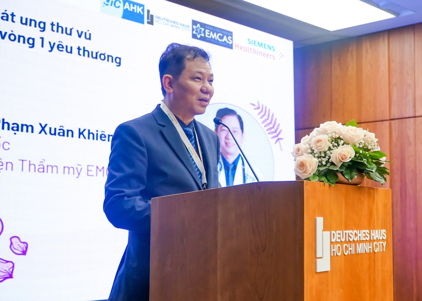 Bác sĩ Phạm Xuân Khiêm - Giám đốc Bệnh viện EMCAS chia sẻ trong tọa đàm