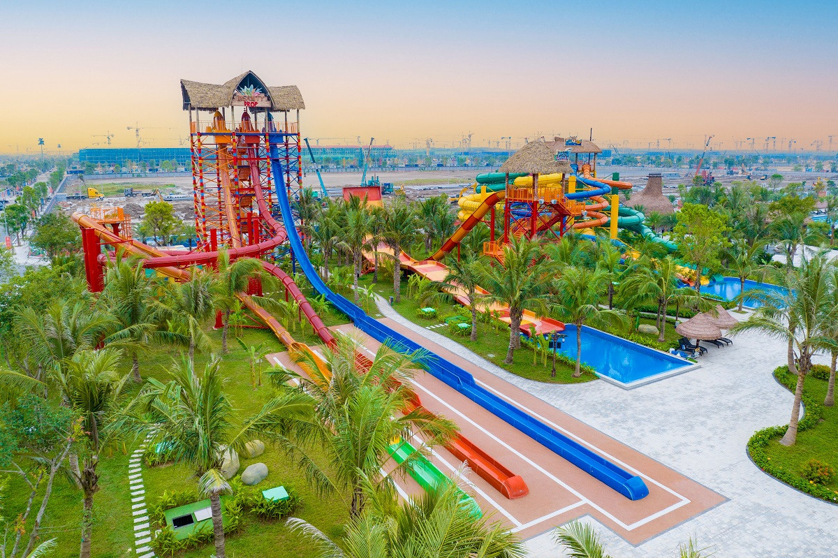Vịnh biển bốn mùa Paradise Bay tại Vinhomes Ocean Park 3 – The Crown không chỉ sở hữu công viên nước mini do VinWonders thiết kế mà còn mang tới cơ hội sống nghỉ dưỡng biển đẳng cấp 4 mùa ngay giữa lòng Thủ đô.