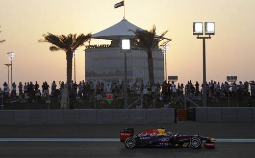 9. Các tiểu vương quốc Ả Rập thống nhất (UAE) Tỷ lệ tổng mức tiệt kiệm quốc gia trên GDP: 40% GDP dự đoán năm 2013: 390 tỷ USD