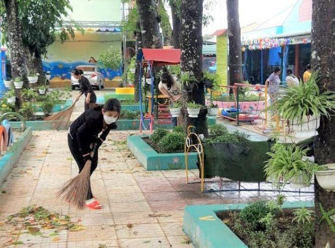 Giáo viên hưởng ứng chiến dịch phòng, chống sốt xuất huyết, tay chân miệng tại trường học Giáo viên hưởng ứng chiến dịch phòng, chống sốt xuất huyết, tay chân miệng tại trường học