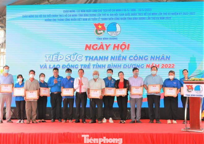 Ngày 29/5, tại Khu Công nghiệp Nam Tân Uyên mở rộng (phường Hội Nghĩa, thị xã Tân Uyên), Ban Thường vụ Tỉnh Đoàn Bình Dương tổ chức Ngày hội tiếp sức thanh niên công nhân và lao động trẻ tỉnh Bình Dương năm 2022.