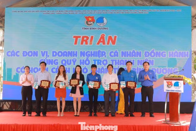 Tri ân doanh nghiệp