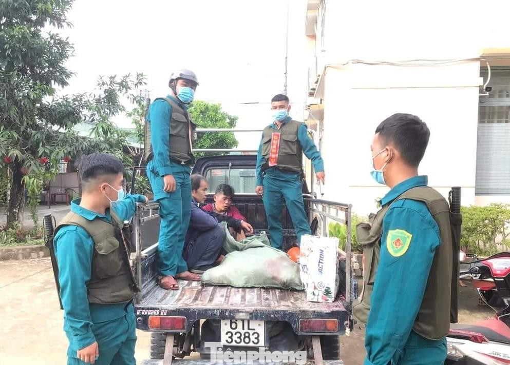 Hai đối tượng bị khống chế