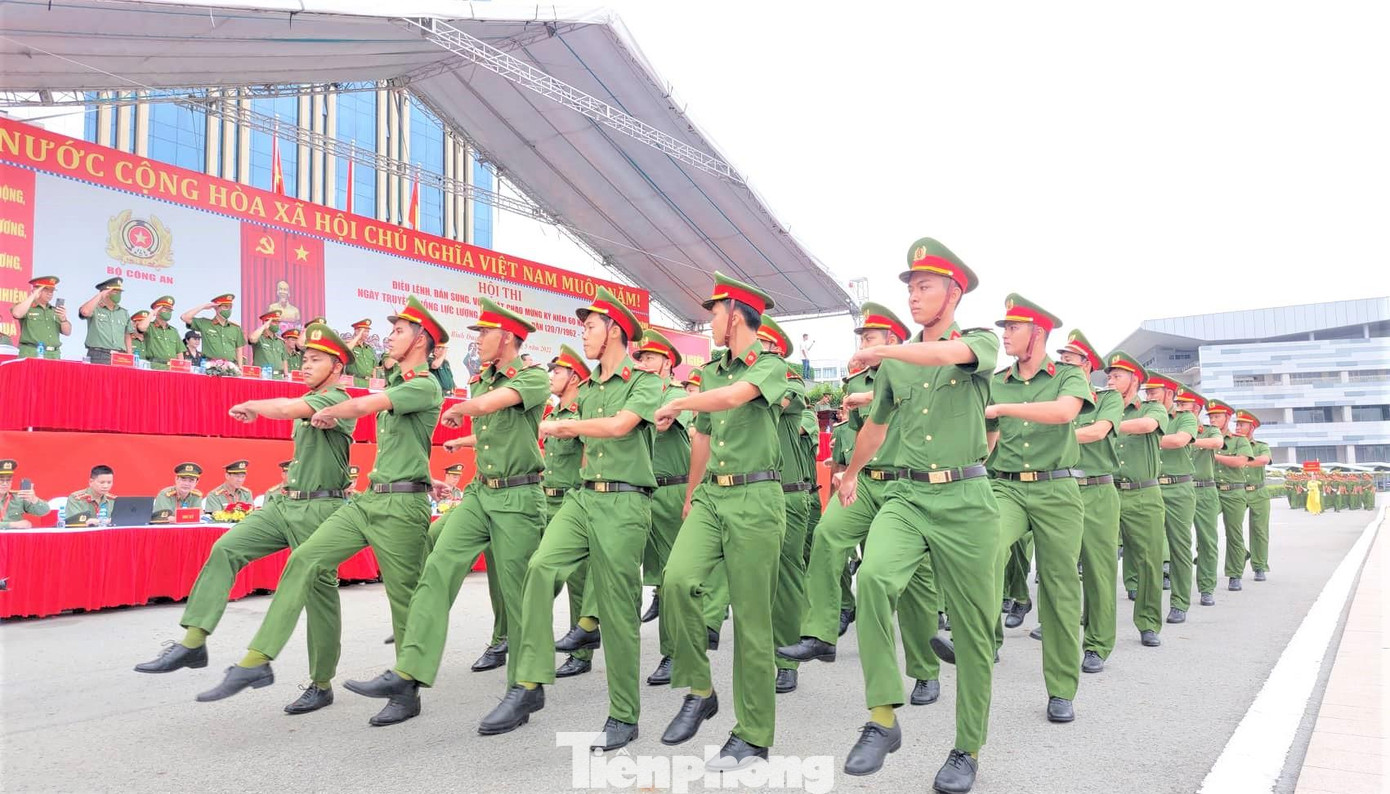 Các đơn vị thi điều lệnh