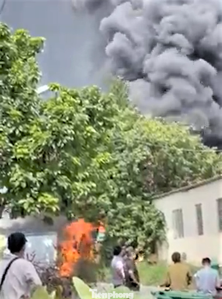 Cháy lớn tại công ty nội thất ở Bình Dương Cháy lớn tại công ty nội thất ở Bình Dương