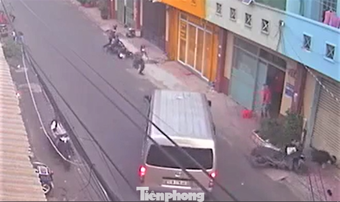 Cảnh sát đi ô tô vây bắt đối tượng vận chuyển ma túy Cảnh sát đi ô tô vây bắt đối tượng vận chuyển ma túy