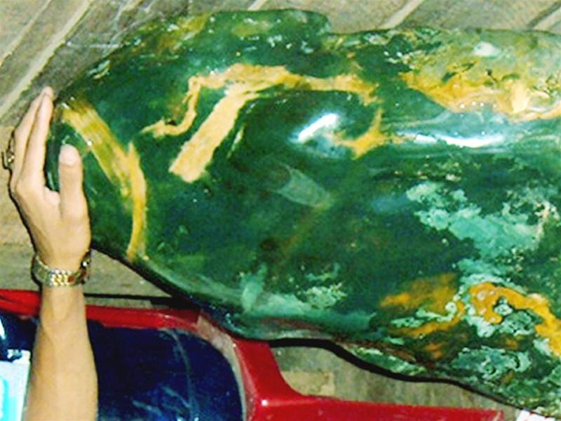 Viên “ngọc mắt mèo” hạng bét của Hân