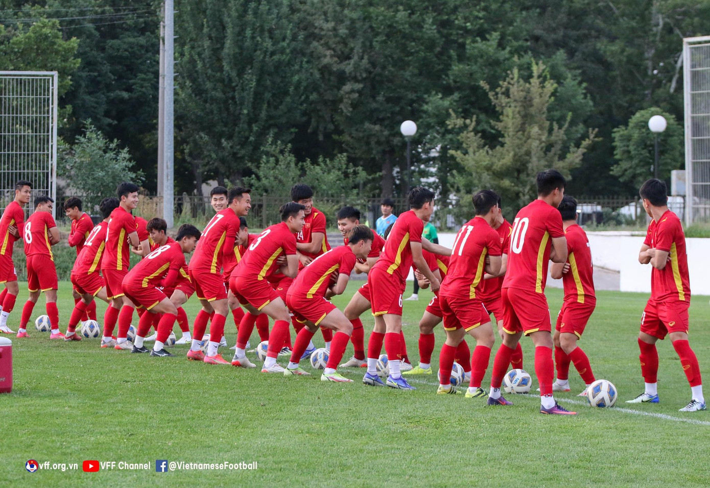Về lực lượng, ngoại trừ thủ môn Văn Toản vẫn đang đau ngón tay chưa bình phục hoàn toàn, tất cả các cầu thủ còn lại đều sẵn sàng ra sân trong trận đấu hôm nay.