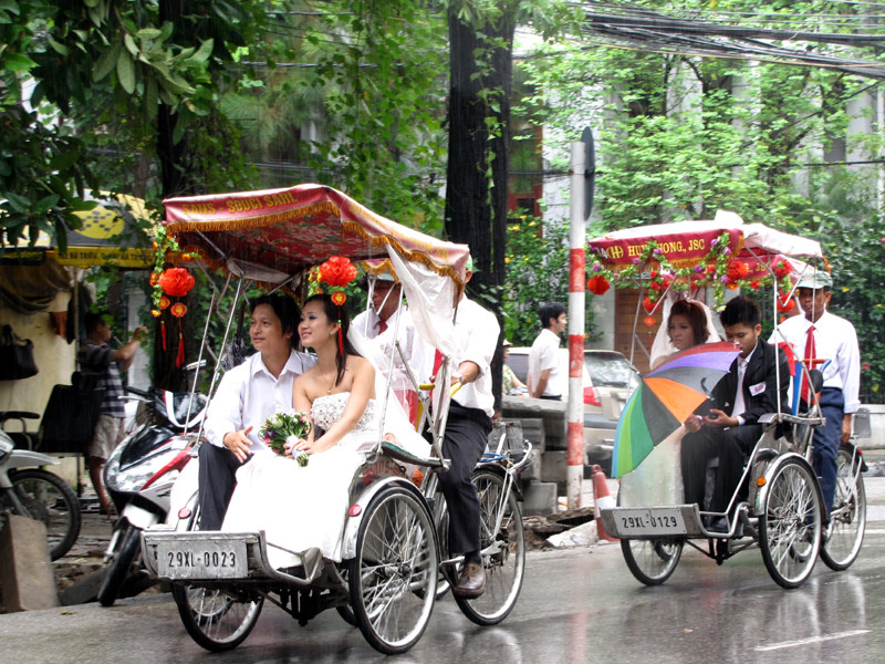 Cùng diễu hành qua các cung đường đẹp của Thủ đô