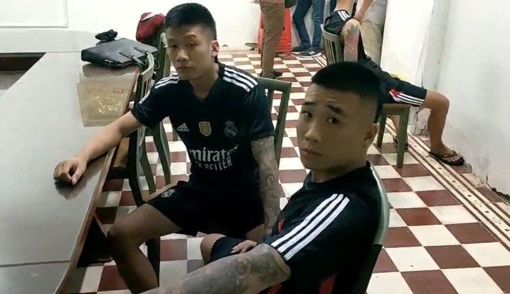 Hai trong số 5 đối tượng bị bắt giữ Hai trong số 5 đối tượng bị bắt giữ