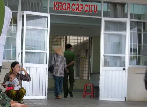 Khoa cấp cứu Bệnh viện đa khoa Bạc Liêu, nơi chị Lưu sinh 2 con và mất cả hai. Ảnh: Trần Thanh. Khoa cấp cứu Bệnh viện đa khoa Bạc Liêu, nơi chị Lưu sinh 2 con và mất cả hai. Ảnh: Trần Thanh