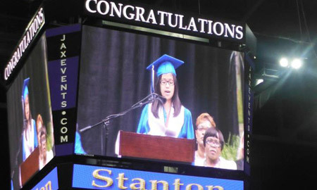 Lễ tốt nghiệp của Tường Vân được truyền hình trực tiếp. Lễ tốt nghiệp của Tường Vân được truyền hình trực tiếp