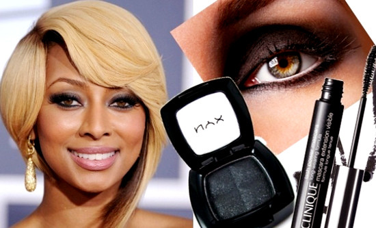 Trang điểm màu khói làm tôn đôi mắt bạn