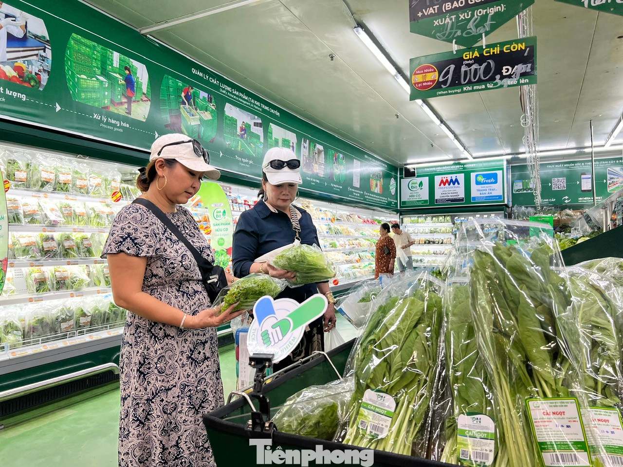 Sản phẩm có gắn "tick xanh trách nhiệm" giúp người tiêu dùng yên tâm mua sắm thực phẩm cho gia đình Sản phẩm có gắn "tick xanh trách nhiệm" giúp người tiêu dùng yên tâm mua sắm thực phẩm cho gia đình