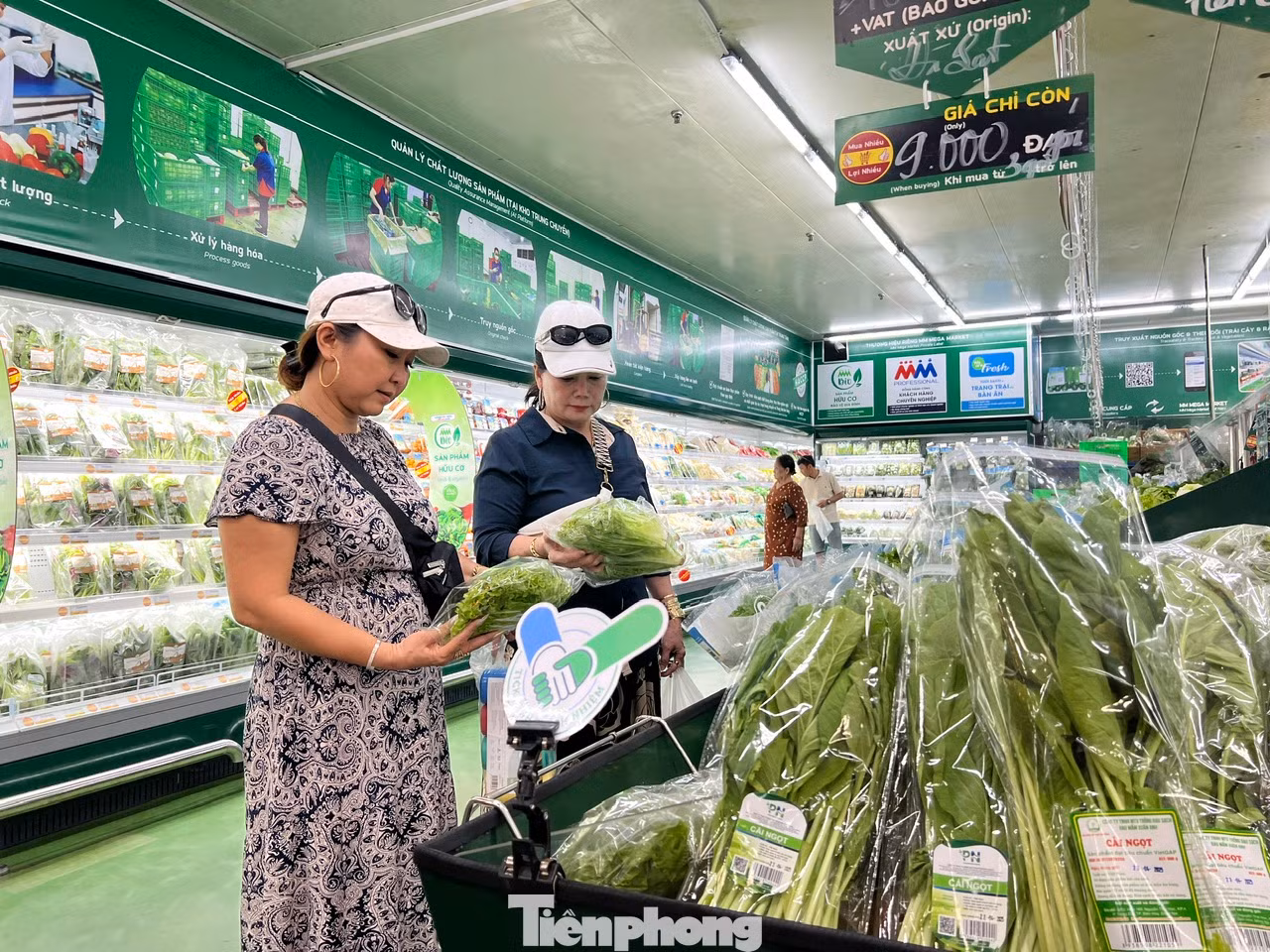 Sản phẩm có gắn "tick xanh trách nhiệm" giúp người tiêu dùng yên tâm mua sắm thực phẩm cho gia đình Sản phẩm có gắn "tick xanh trách nhiệm" giúp người tiêu dùng yên tâm mua sắm thực phẩm cho gia đình
