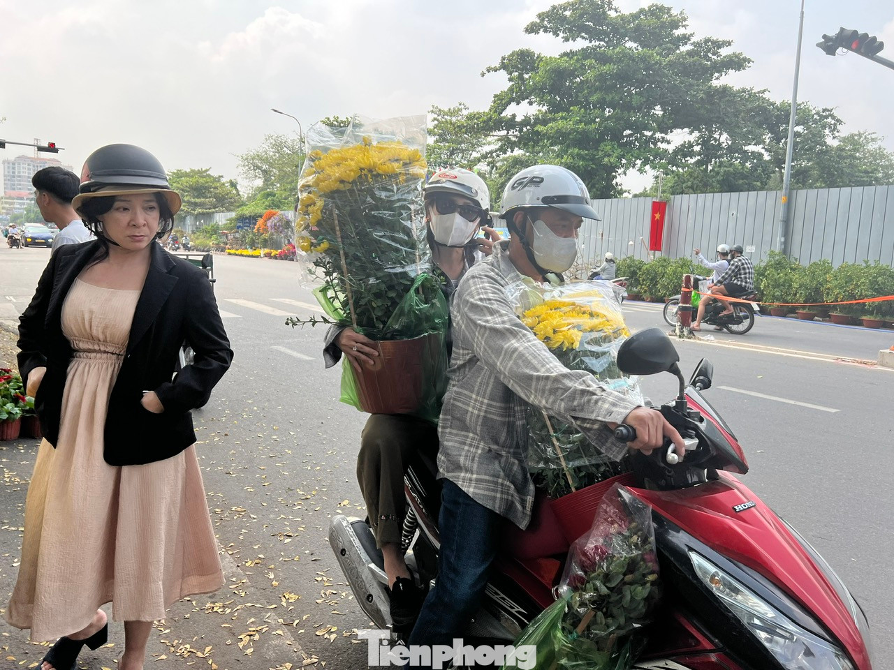 Chở xuân về đón Tết... Chở xuân về đón Tết...