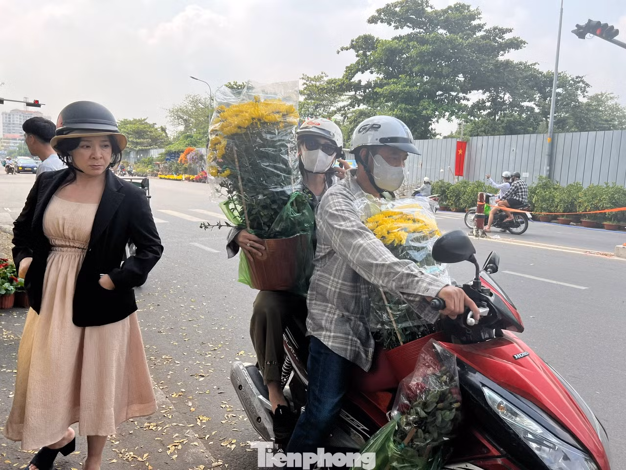 Chở xuân về đón Tết... Chở xuân về đón Tết...